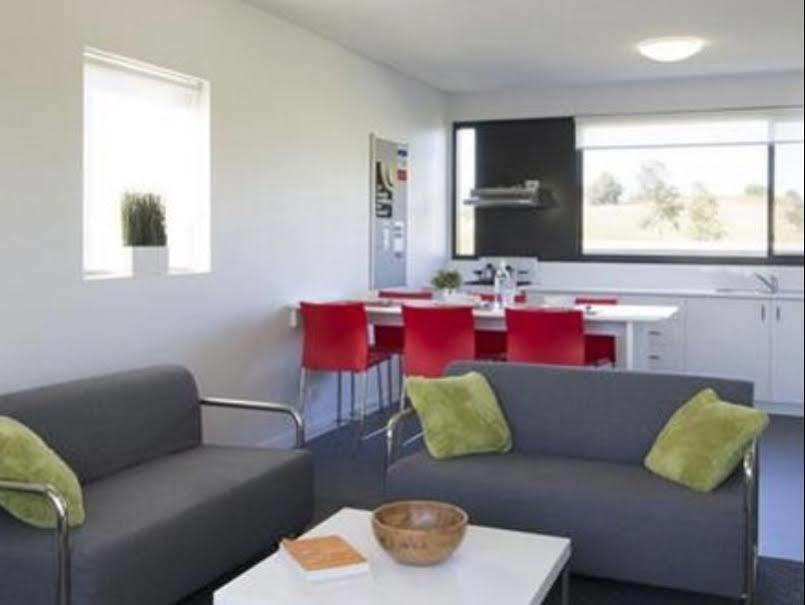 Western Sydney University Village - Campbelltown Exterior foto